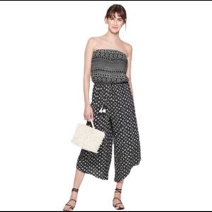 XHILIRATION Strapless Romper